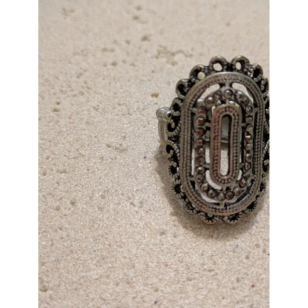 Ornate Silver Tone Stretch Ring Size 9 Oval Shape Victorian Revival Statement